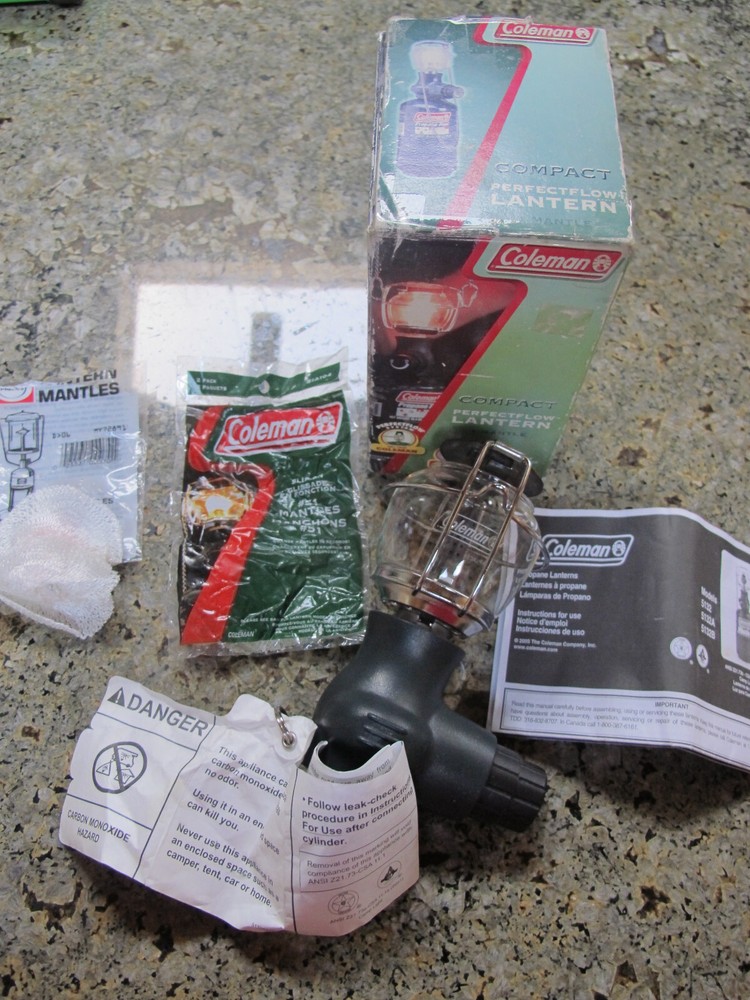 Coleman Pertfectionflow Matchlight Propane Lantern Compact Model 5132-700