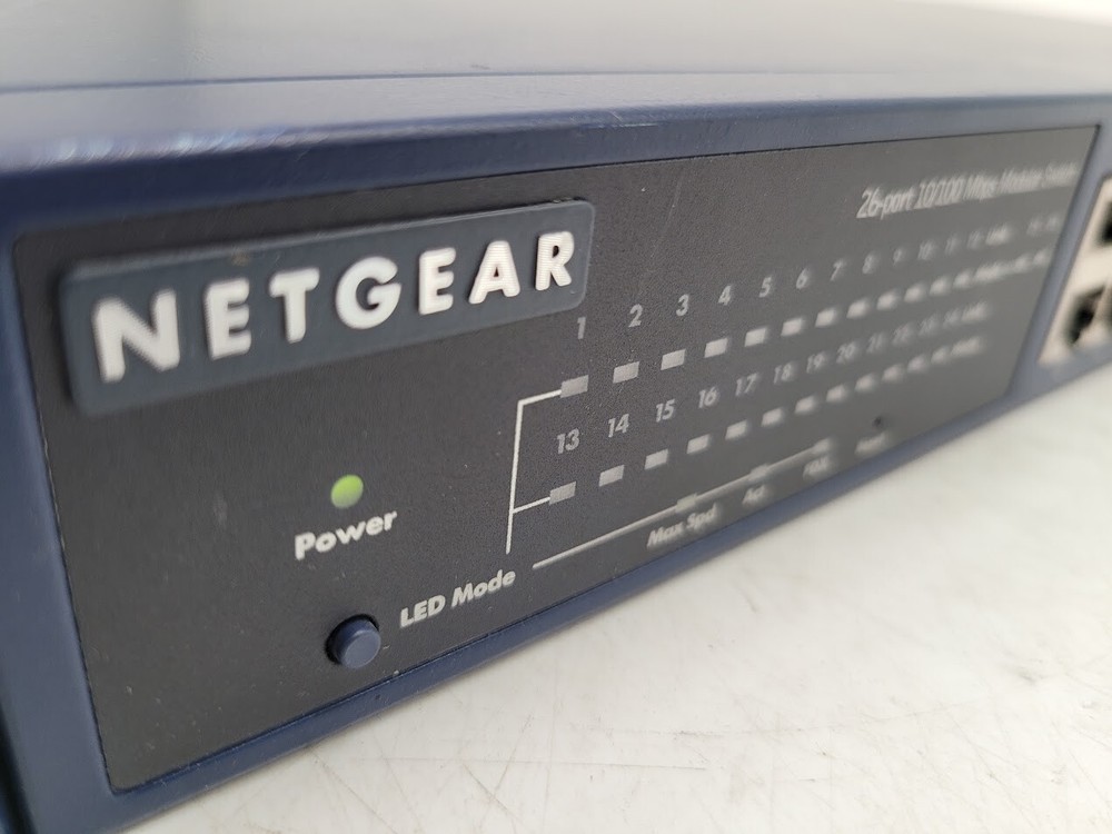 Netgear 26-port 10/100 Mbps Modular Switch FS726