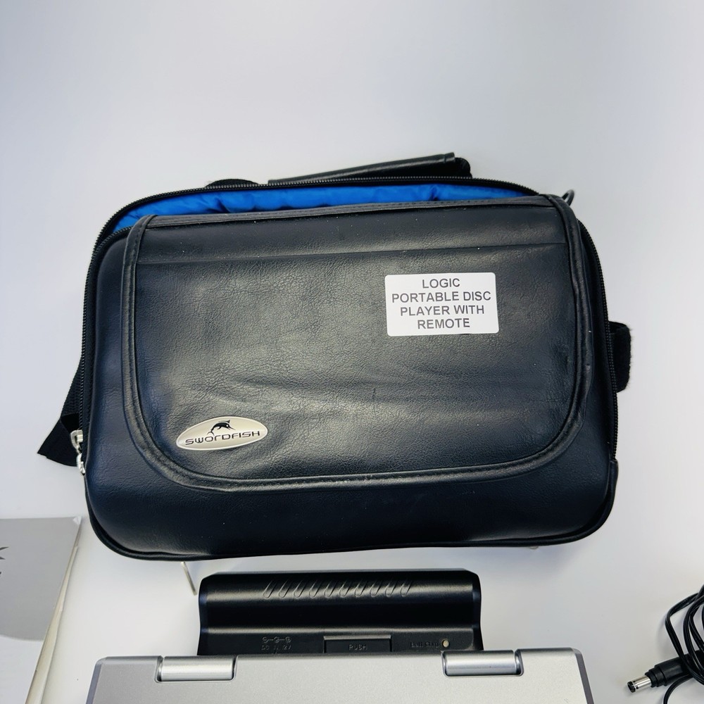 Logic Portable Disc Player DVD player with Screen Protector