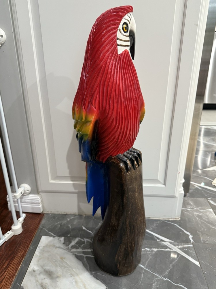 MACA PARROT IN SOLID WOOD MADE IN COLOMBIA.
