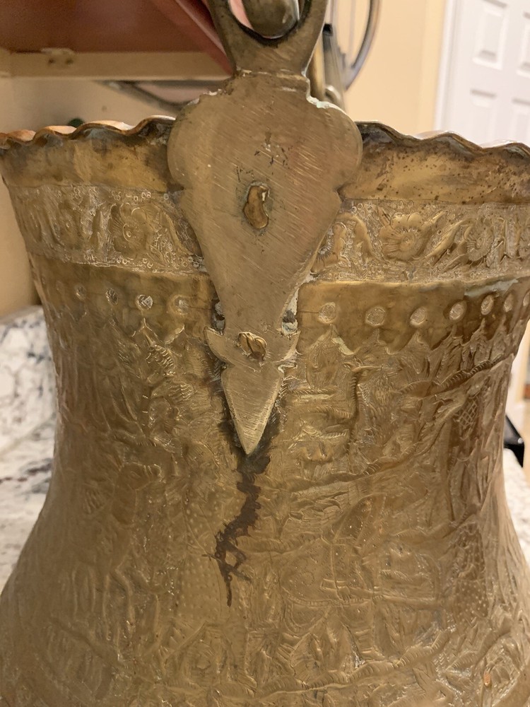 Middle Eastern bucket