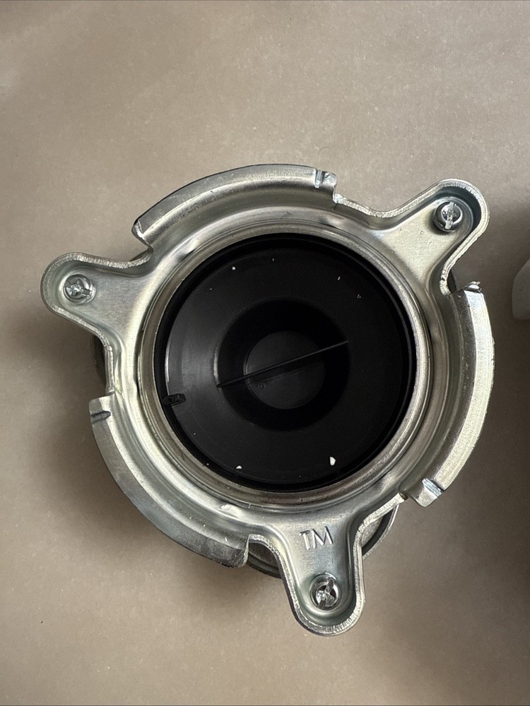 Whirlpool Garbage Disposal Mounting assembly flange