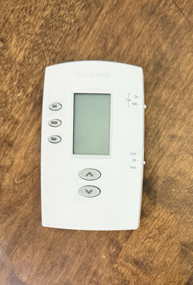 Honeywell Home Th2110dv1008 Vertical Programmable Thermostats, 5-2 Programs,