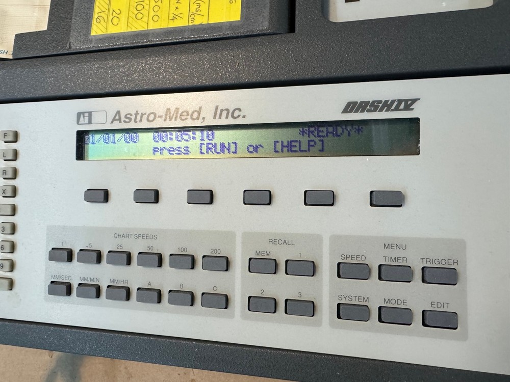 Astro-Med Dash IV Portable Data Recorder / Chart Recorder