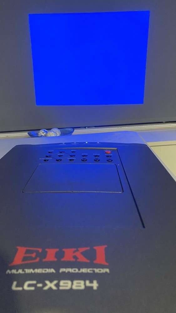 Eiki LC-X984 Digital Multimedia LCD Projector