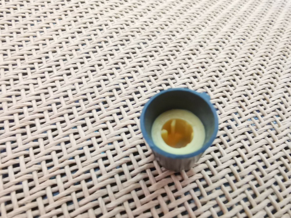 100PCS Yellow Electric Guitar Plastic Effect Pedal Knobs Amplifier Control Knobs