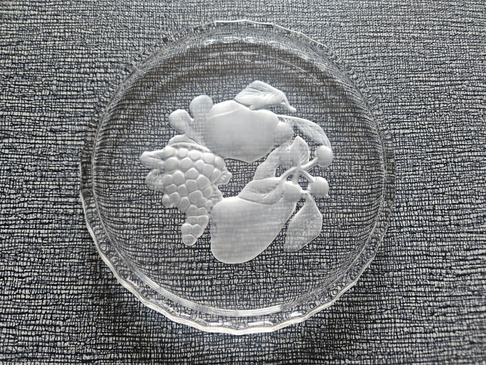 Val St Lambert wine coaster