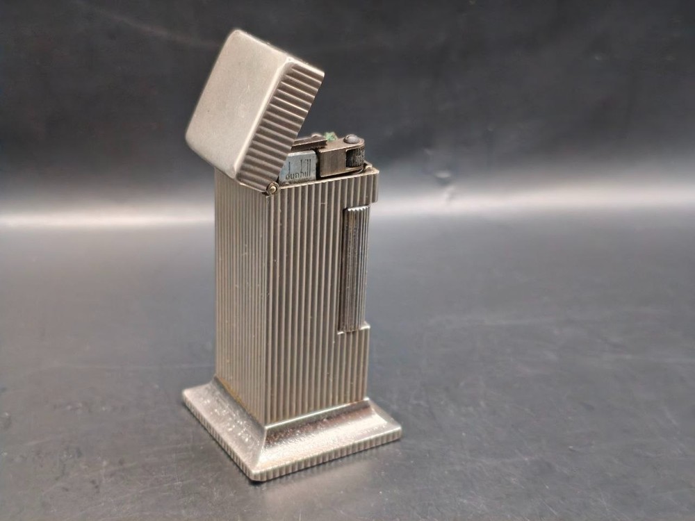 Vintage Dunhill Rollalite Table Lighter – Silver Vertical Lines – England –