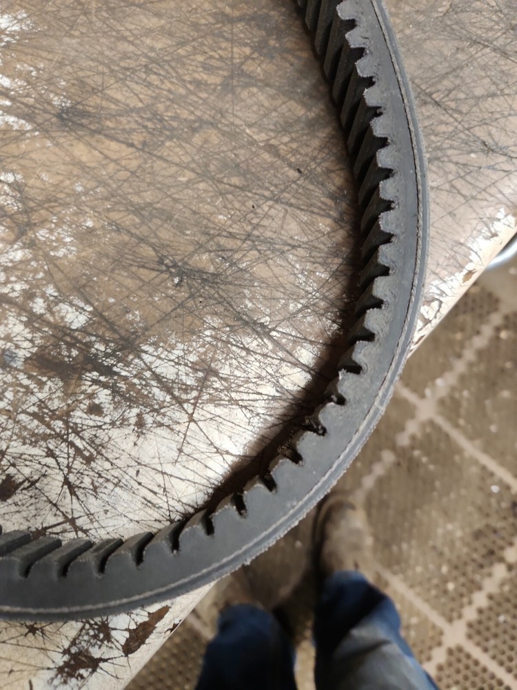 Dayco 140-5157 belt used