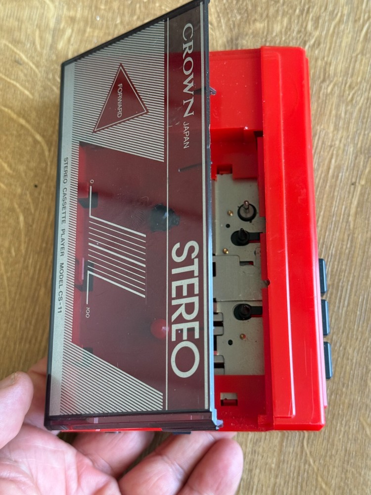Crown Stereo Cassette Player Model CS-11 Red Does NOT work AS IS NO Returns