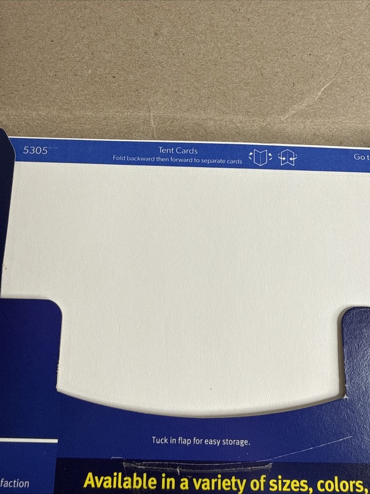 Avery Tent Cards Matte White Medium Embossed 2 1/2" x 8 1/2"