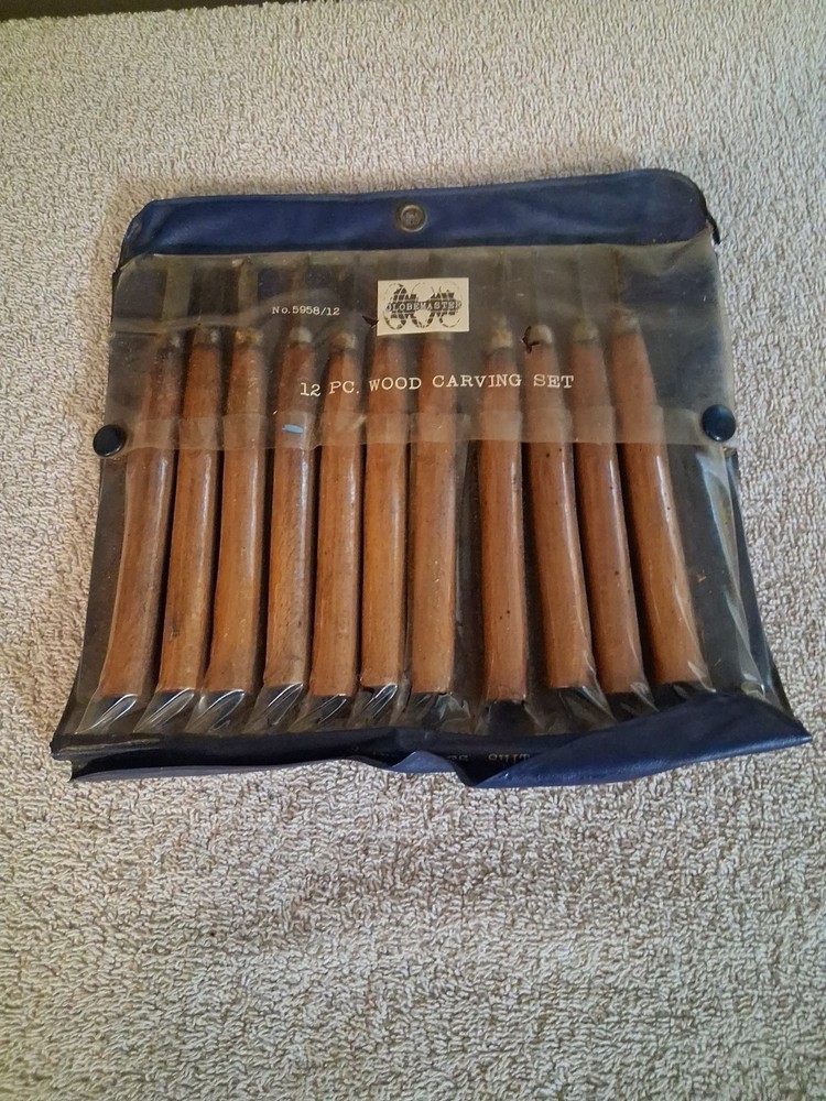 Globe master 12 piece wood carving set