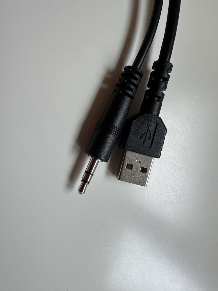 BMW iPod iPhone Cable Adapter USB AUX Input 0440796