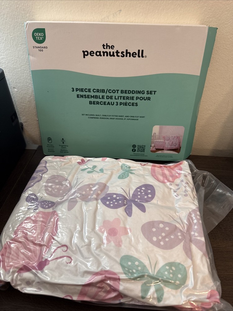 THE PEANUTSHELL 3 PC GIRL'S CRIB BEDDING SET.  NEW