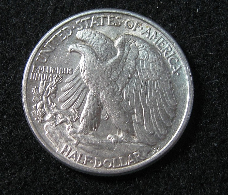 1945 - WALKING LIBERTY HALF DOLLAR 50c - Strong AU / UNC - Silver