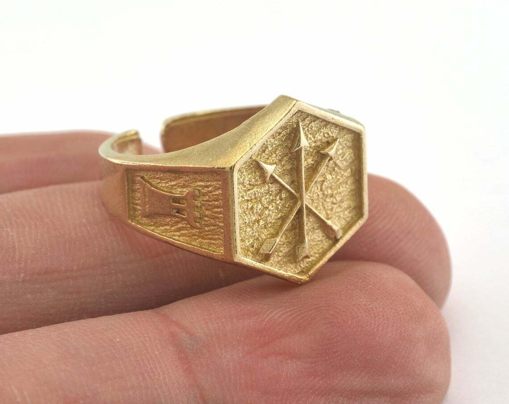 Arrow Castle Adjustable Ring Raw brass (18mm 8US inner size - Adjustable ) 3369