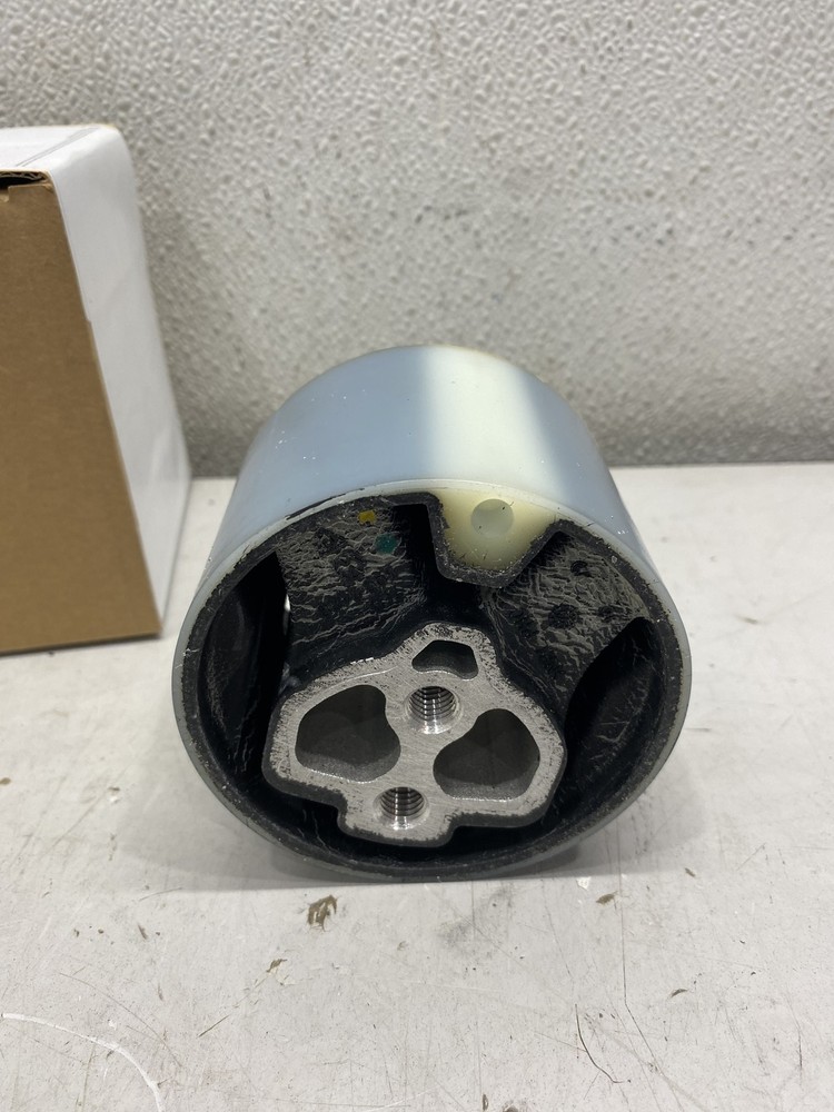 Volkswagen Trans Mount 7L0-399-249-B