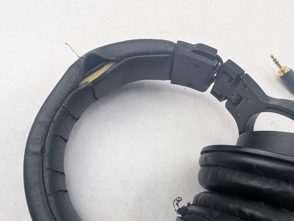 Audio-Technica ATH-M30X Over the Ear Headphone - Needs pads