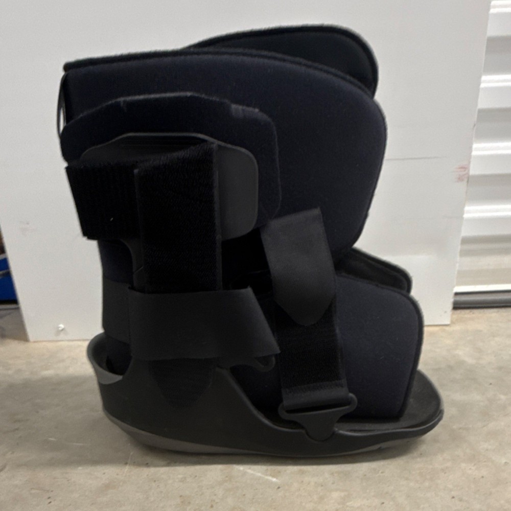 Ossur Orthopedic Walking Boot Black Adjustable Medical Support Adjustable Fit