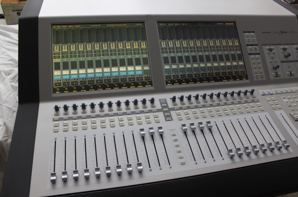 Mackie Digital X Bus (dXb 200) Console- Fully Functional - Just Serviced