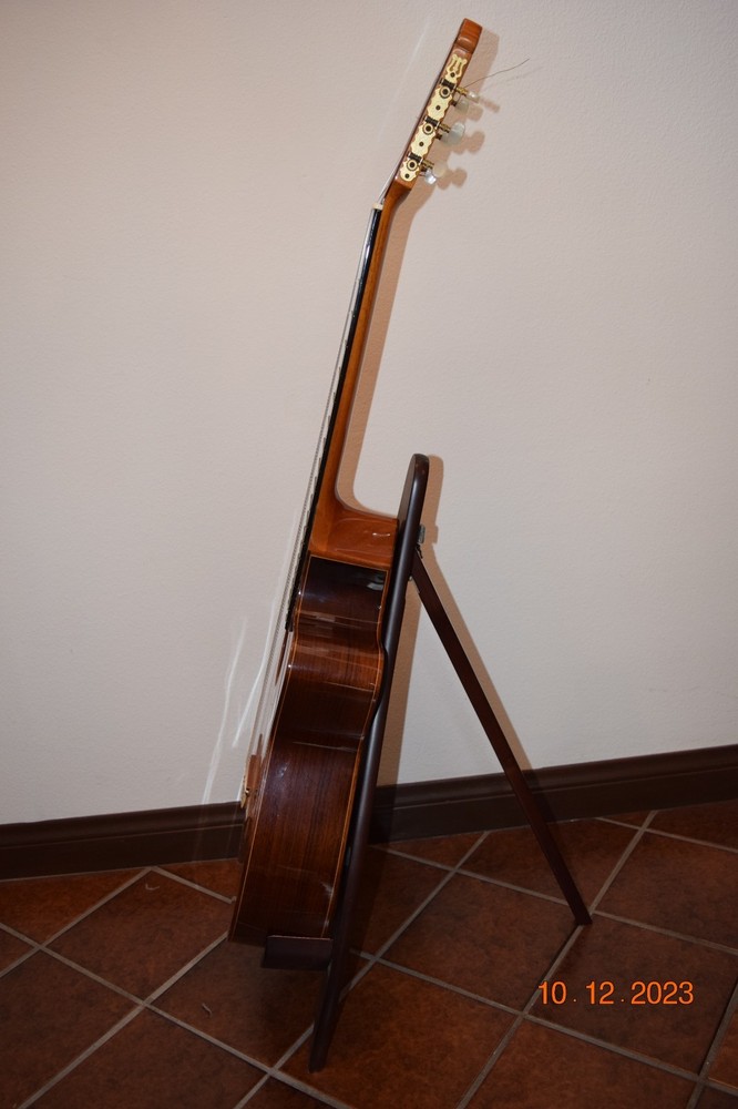 Ramirez 2CWE Classical Guitar