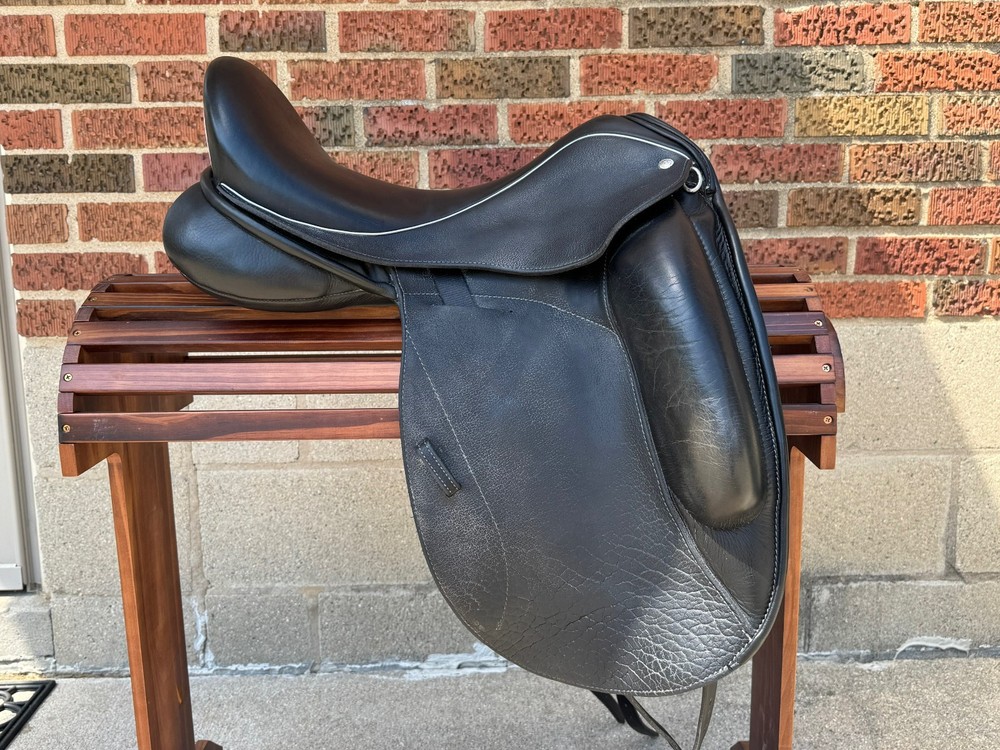 Custom Icon Flight Dressage Saddle - 17.5