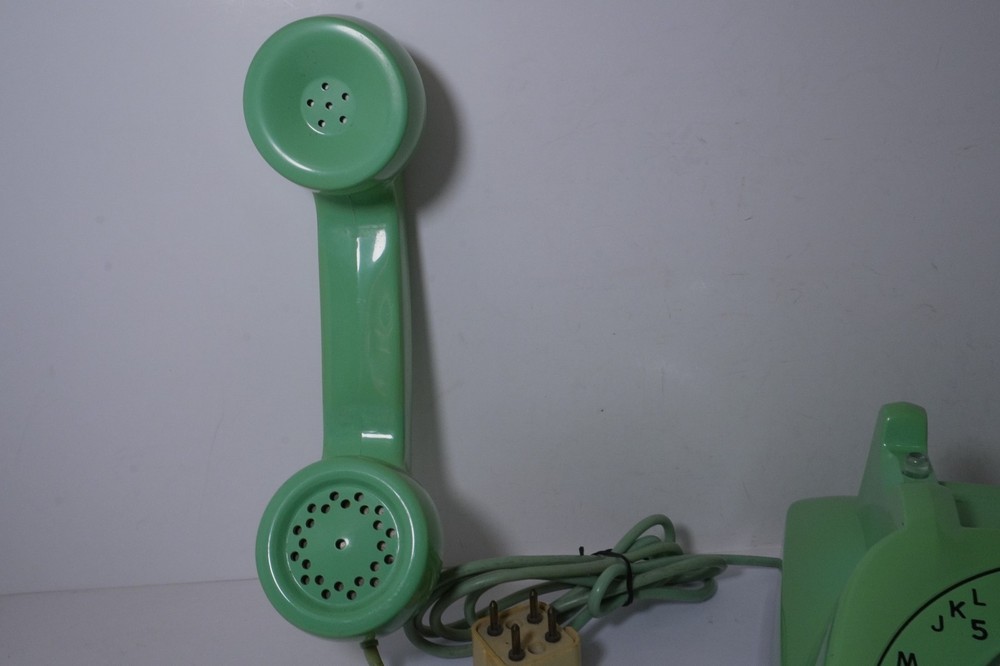 Used Original AUTOMATIC ELECTRIC TURQUOISE A/E 80 Desk Phone & Partially Working