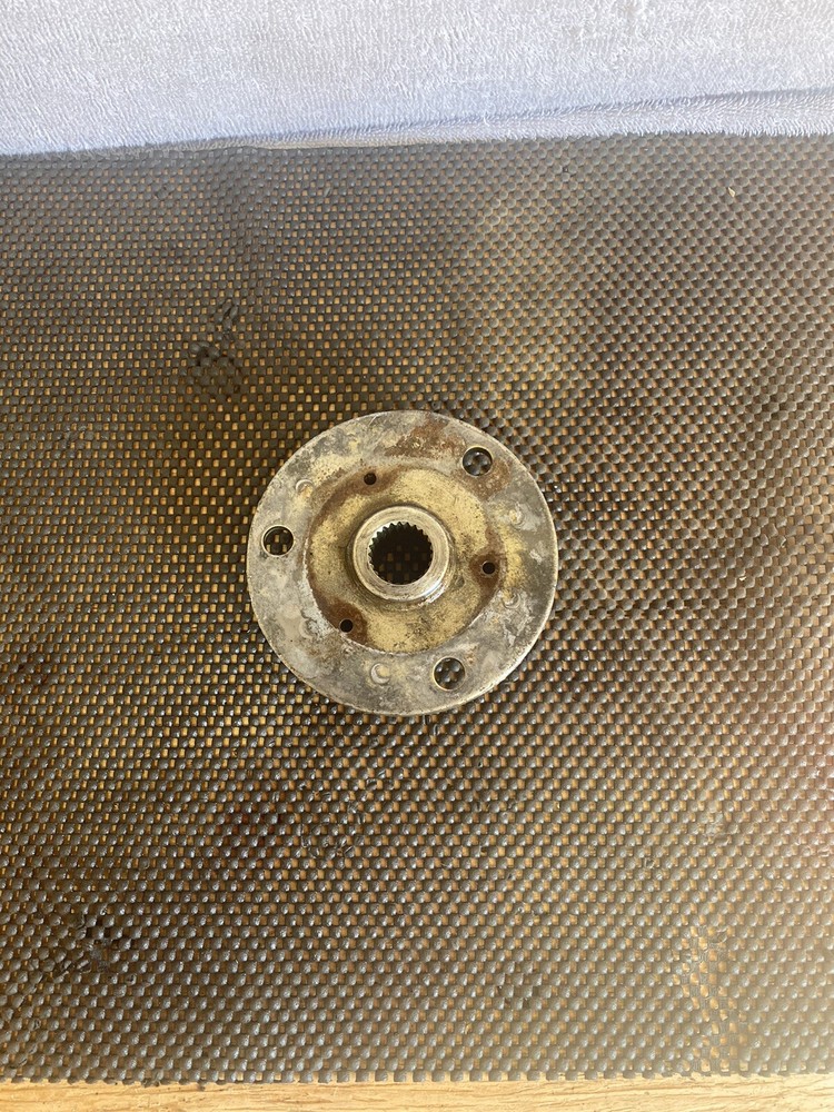 YT125 YAMAHA REAR WHEEL HUB
