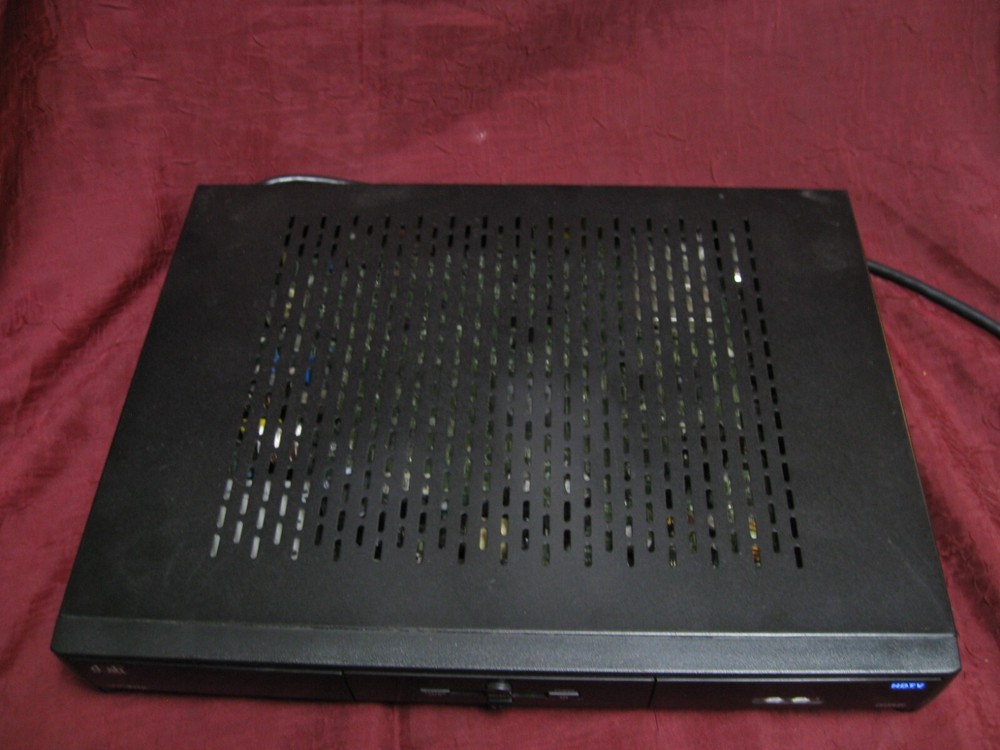 Network V-I-P-2-1-1-K TV Receiver & Remote & Cables - Powers Up