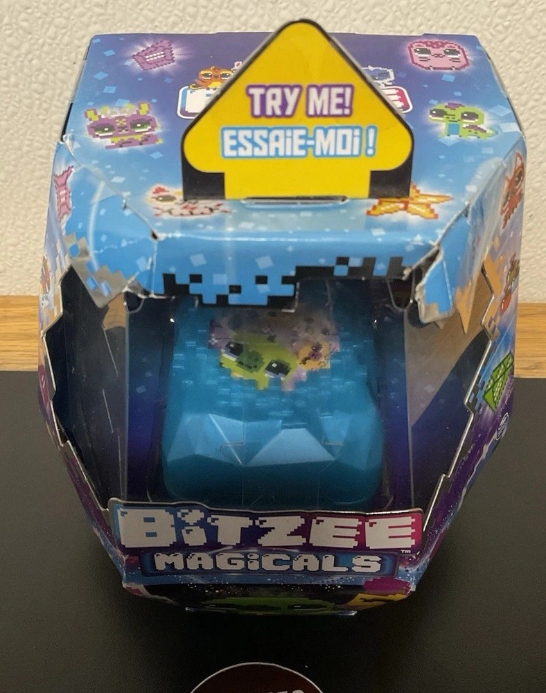 Bitzee, Magicals Interactive Toy with 20 Characters Inside, Virtual Friend WORKS