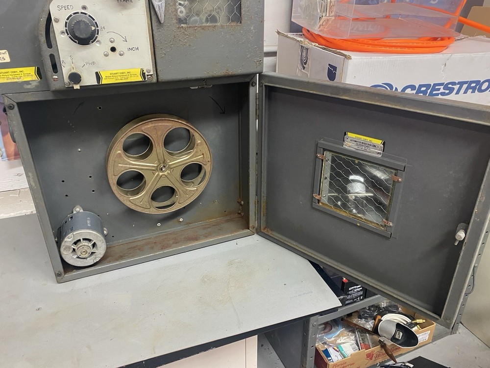 DEVRY XD 35mm Model XD (2810) Film Projector