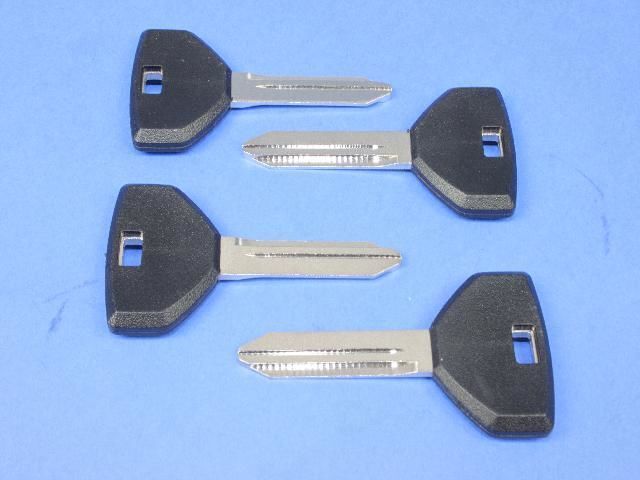 Vehicle Key Mopar 05018701AB