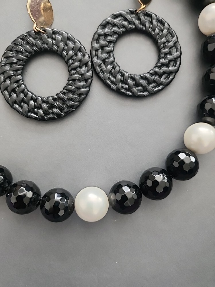 Beautiful Set Neckla and earrings 🖤