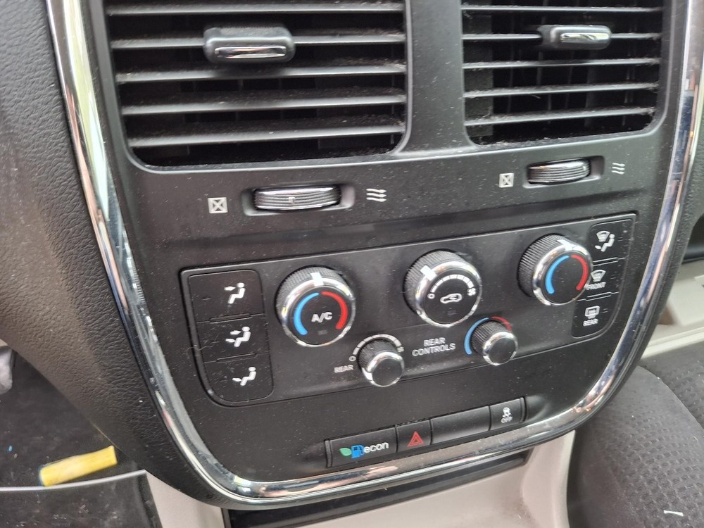 Used A/C Selector Switch fits: 2013 Dodge Caravan AC front dash mounted manual c