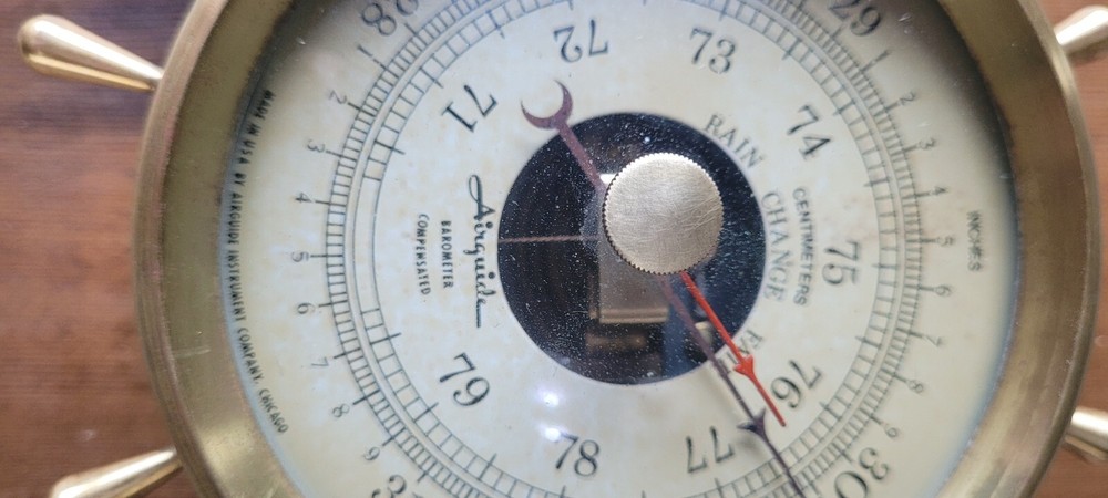 airguide barometer vintage Mounted On A Beutifull Wood Block