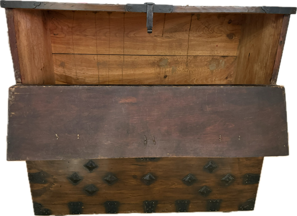 Antique Korean Bandaji Chest