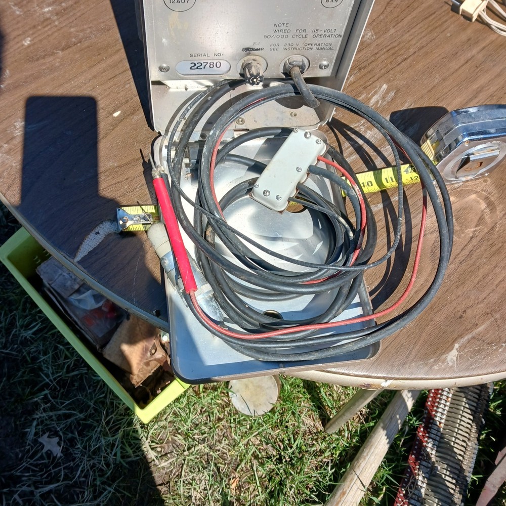 Vintage Hewlett Packard Model 410B Vacuum Tube Voltmeter Complete Untested