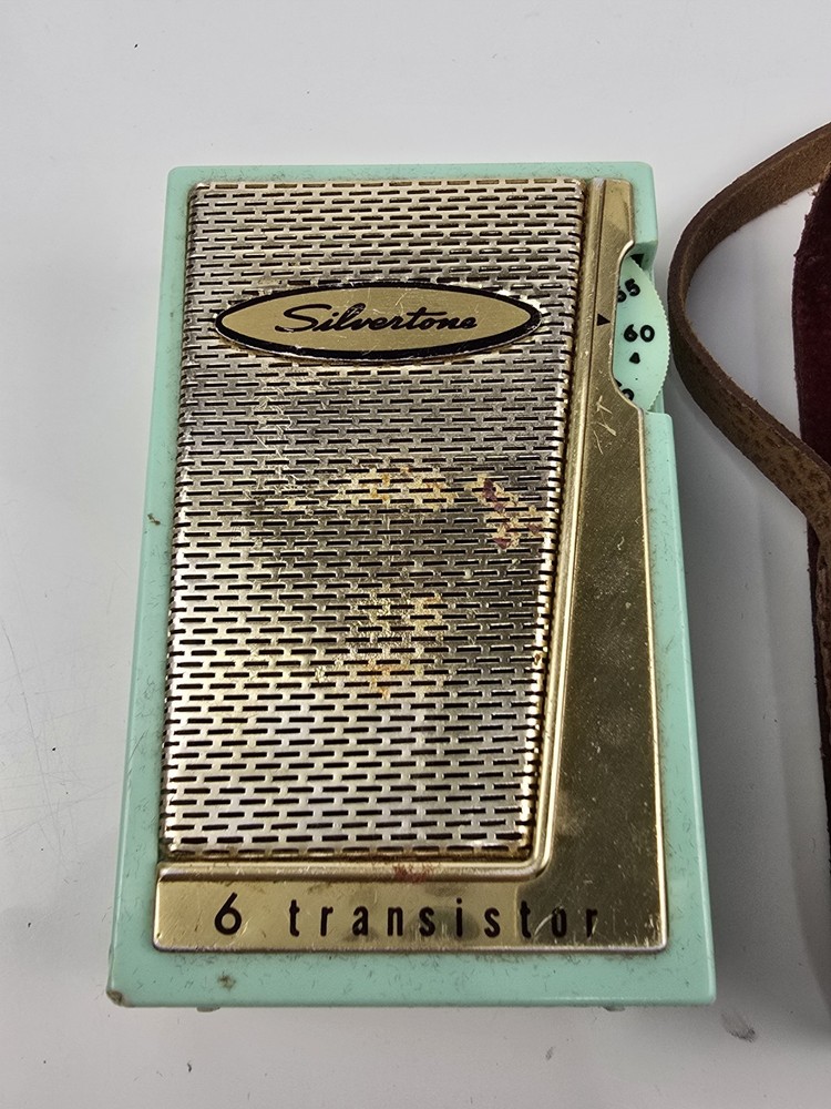 Silvertone 6 Transistor Radio Model 22022