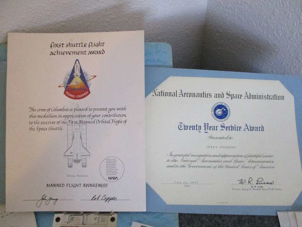 EARLY NASA SPACE SHUTTLE DEVELOPMENT REPORTS/PHOTOS/PRESENTATIONS RS25 DESIGNER