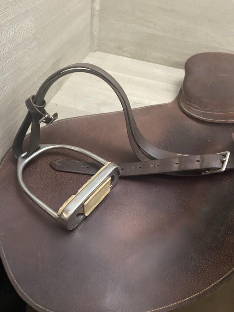 English Leather Close Contact Saddle Unknown Maker VGC