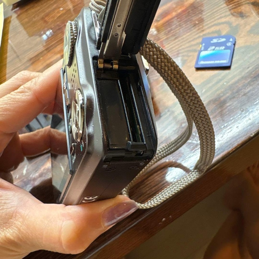 CASIO EXILIM EX-V8 Digital Camera #0002