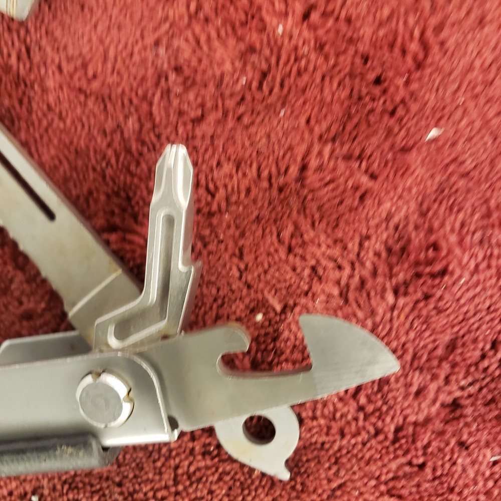 Lot of 2 Gerber Multi Tool Needlenose MP600 6w