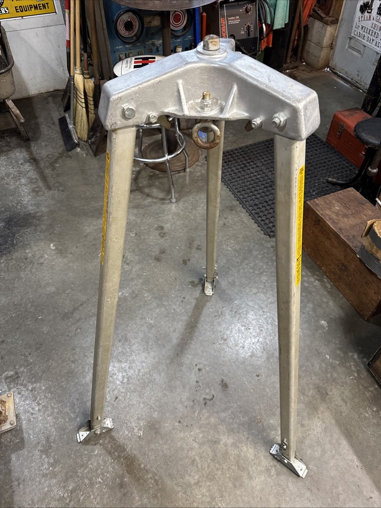 Miller Confined Space Tripod Manhole