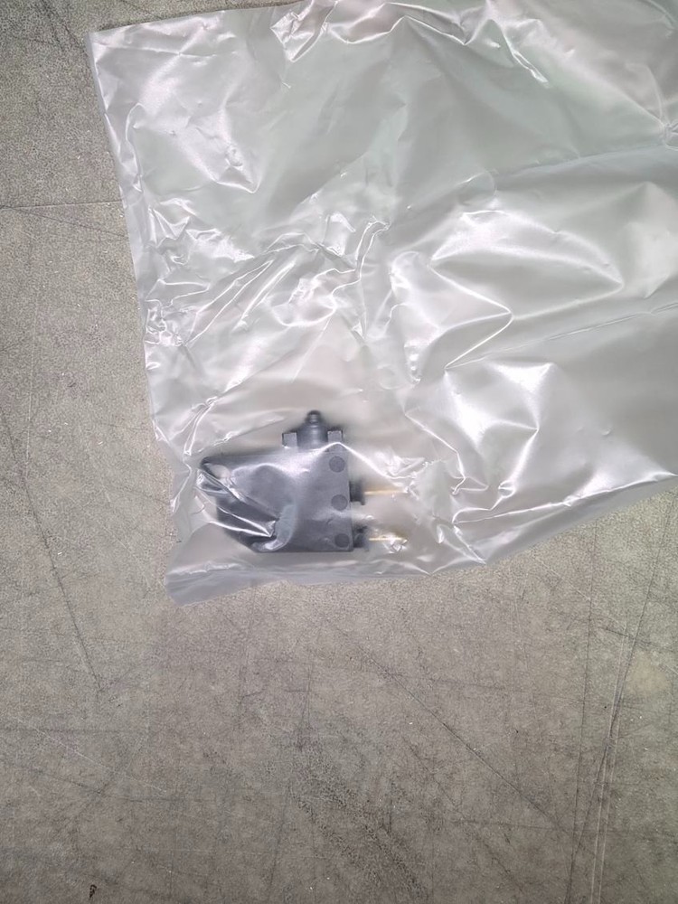 OEM YAMAHA FRONT STOP SWITCH ASSEMBLY 1HP-83980-03-00