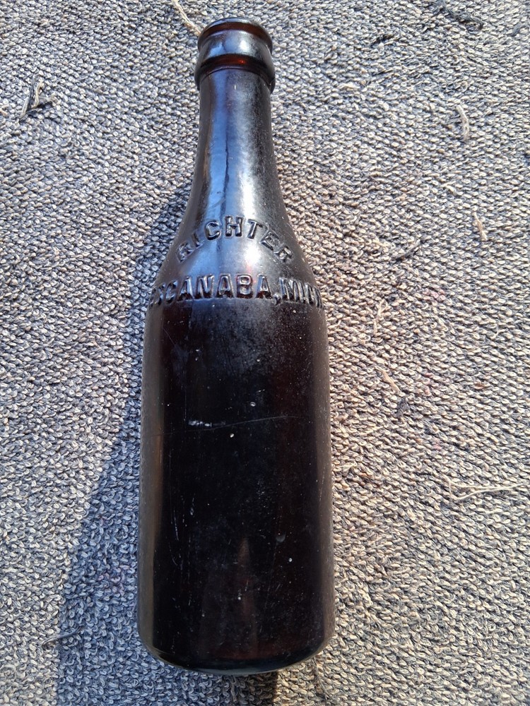 Vintage Richter Embossed Beer Bottle Escanaba Mich 7oz
