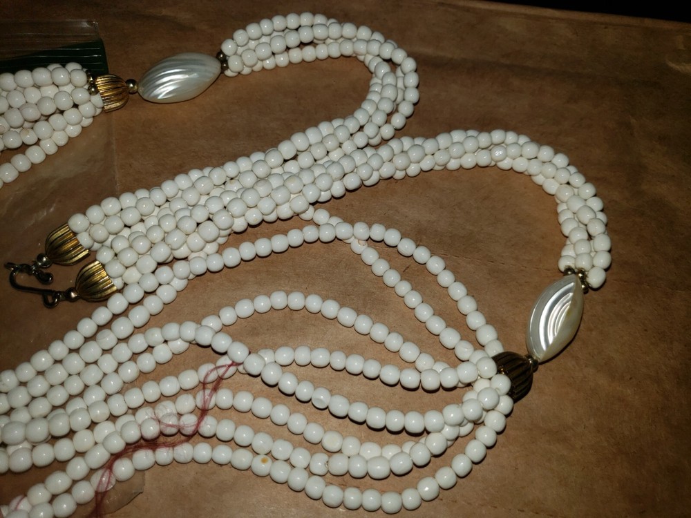 heavy bright white bead necklace 14 long