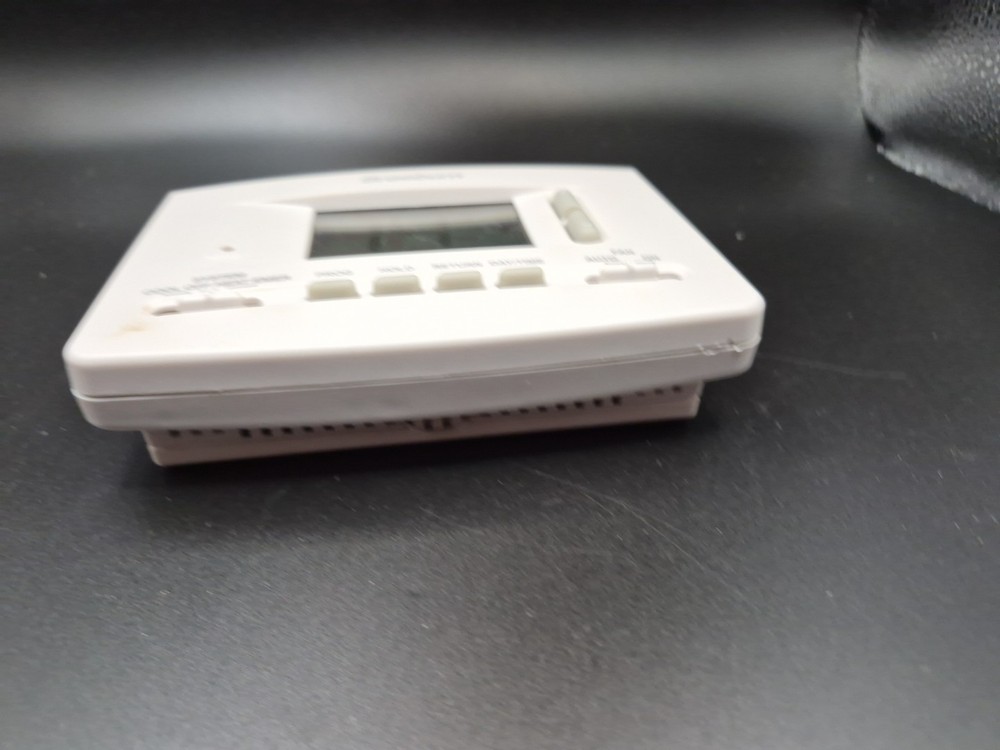 Braeburn 2220NC Programmable Thermostat Digital Display Push Button White