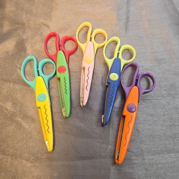 Scribblers Sassy Scissors Craft  Decorative Paper-Cutting Patterns. Lot of 5