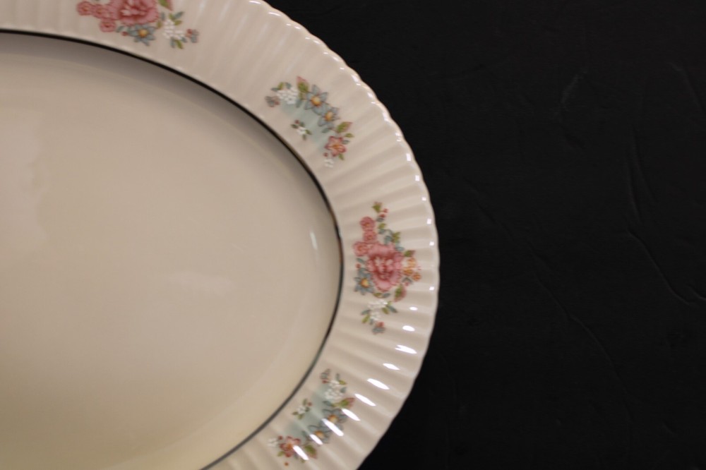 LENOX SACHET 15 7/8" OVAL PLATTER