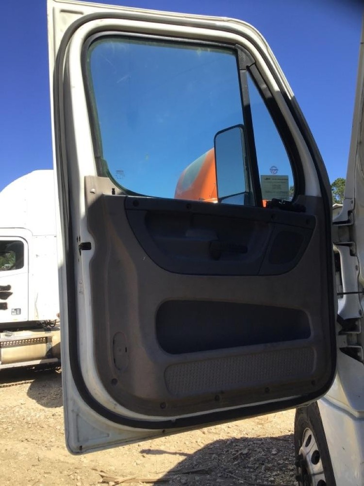 For 2012 FREIGHTLINER CASCADIA 113-125 DOOR ASSEMBLY Left , GA